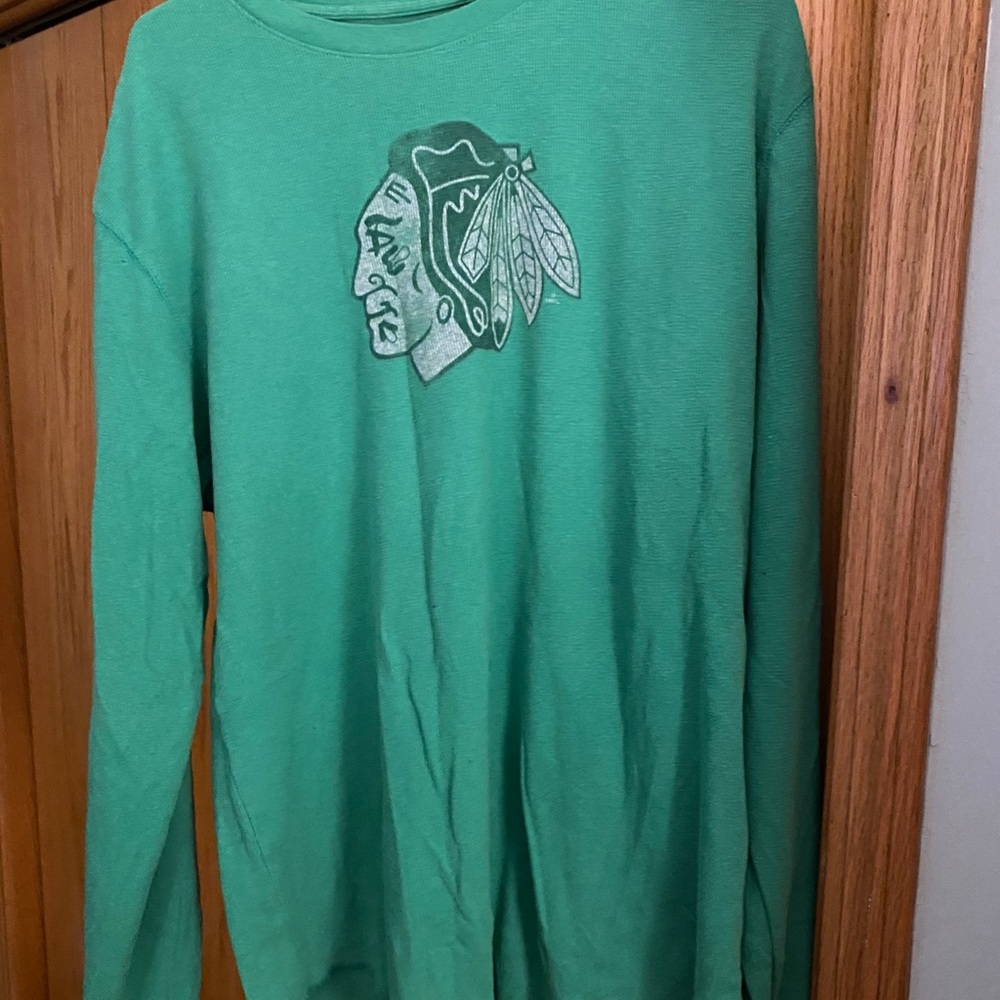 Green Chicago Blackhawks Tee (Rare!)